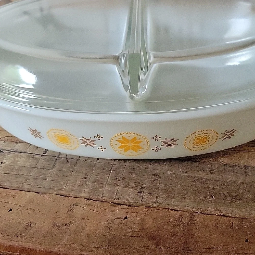 Vintage Pyrex Town And  Country  1.5 Quart Divided Casserole Dish